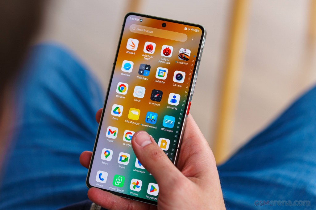 ZTE nubia Z50S Pro hands-on photo 28