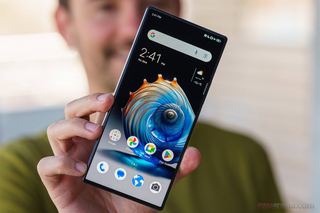 ZTE nubia Z60 Ultra hands-on photo 21