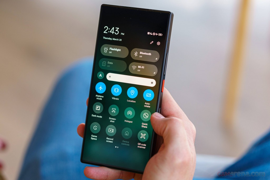 ZTE nubia Z60 Ultra hands-on photo 26