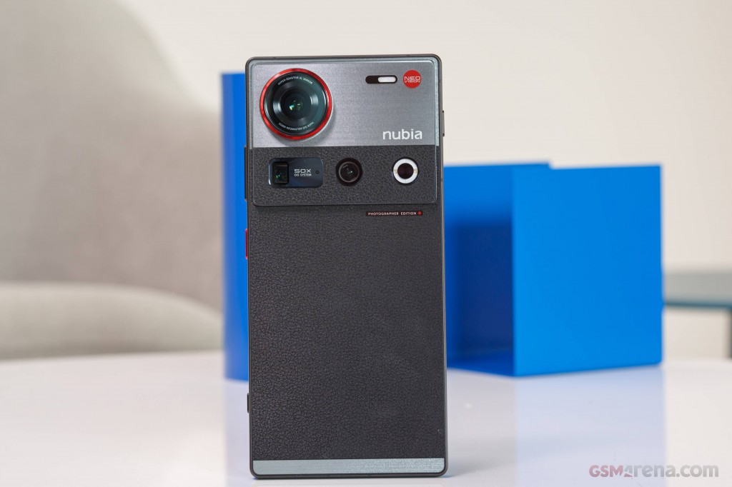 ZTE nubia Z70S Ultra hands-on photo 1